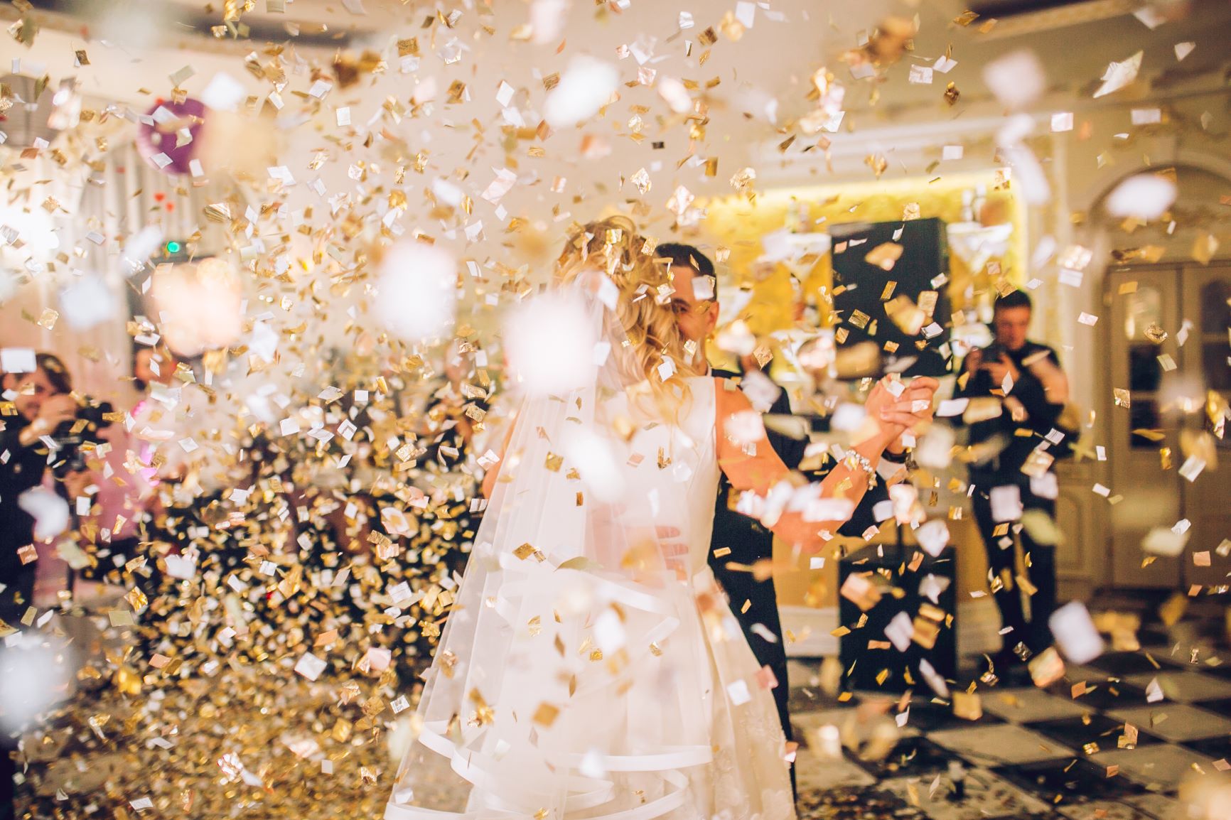 wedding-confetti-cannons.jpg